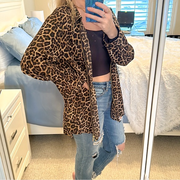 MICHAEL KORS | Leopard Print Button-Up Top, Size XL - Picture 6 of 11
